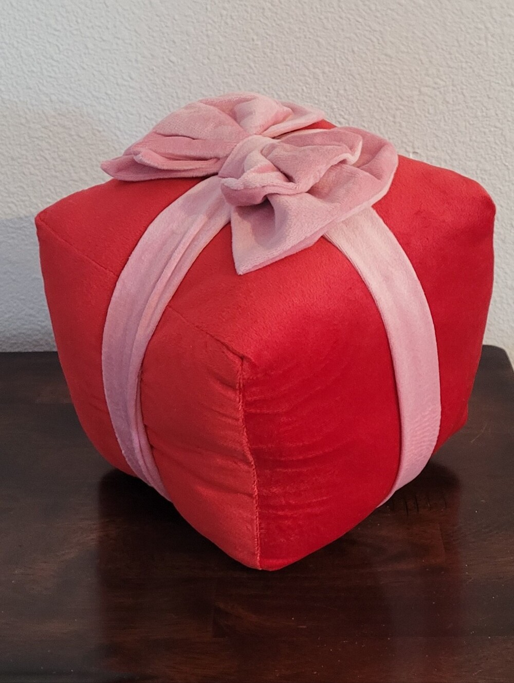 NWT Ashland Berry Jooly Red And Pink Holiday Gift Pillow